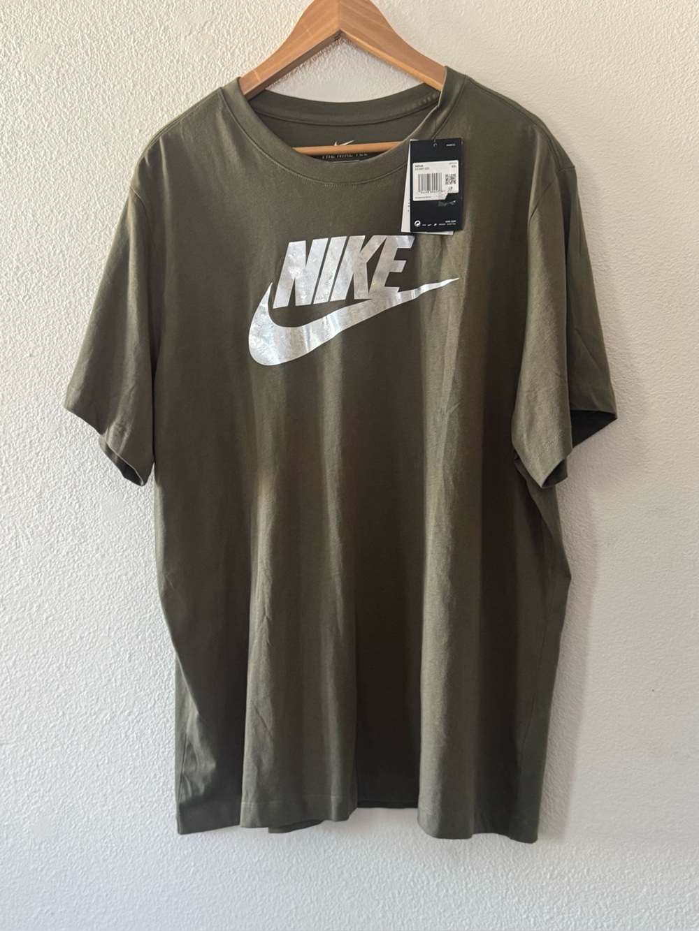 Nike Men's Olive Metallic Silver Logo T-Shirt XXL NWT